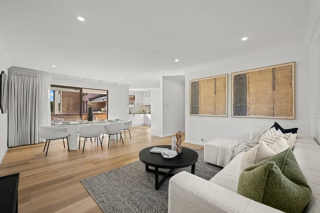 Canterbury 2कमरा Luxury Living On the Park - North Facing in Lifestyle Locale -  5 Minute Walk to METRO