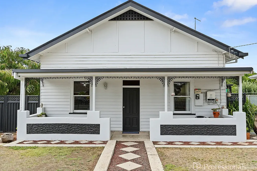 12 Dundas Road, Maryborough, VIC 3465