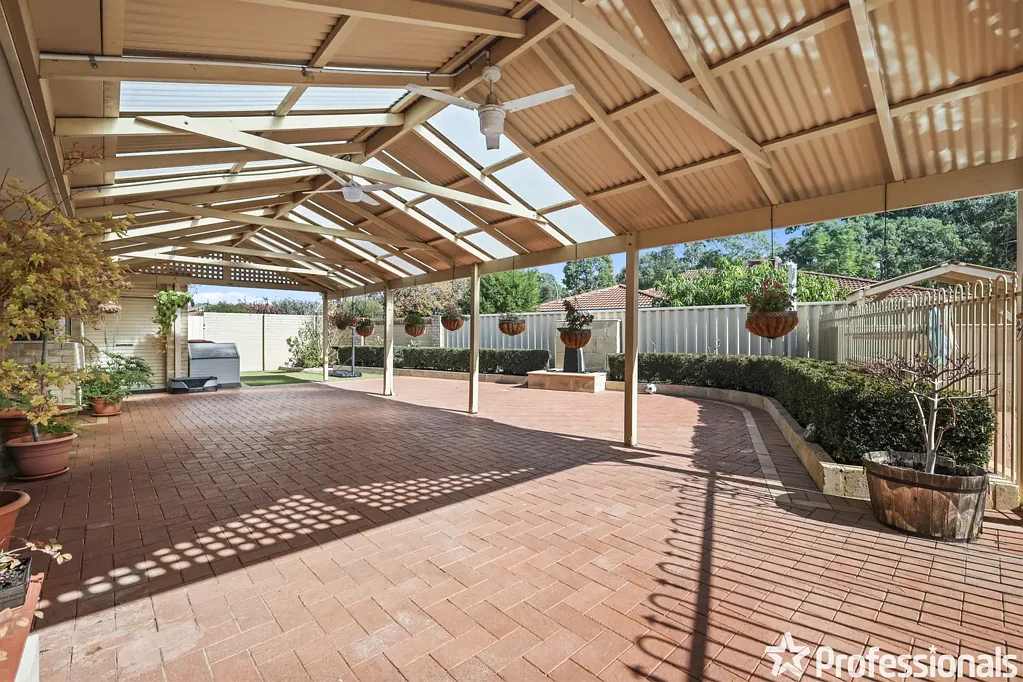 Canning Vale 5chambre UNDER OFFER!