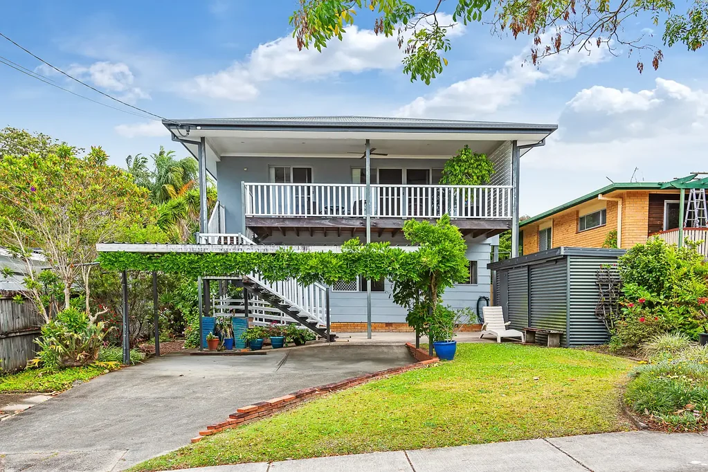 Ashmore 6房  Six-Bedroom Dual Living Home in Ashmore