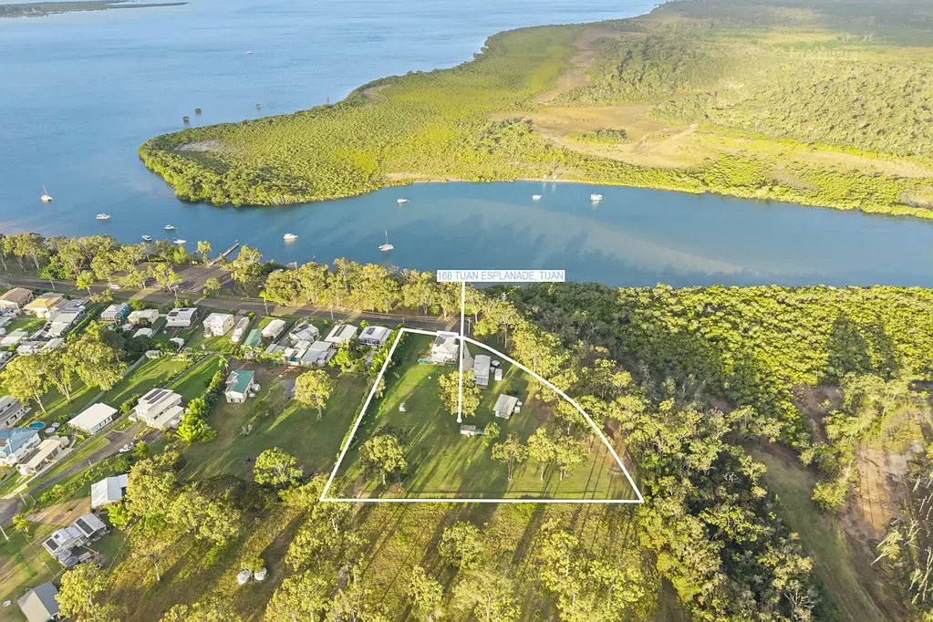 Tuan 6房  A Coastal Lifestyle Estate with Dual‑Living and Water Views