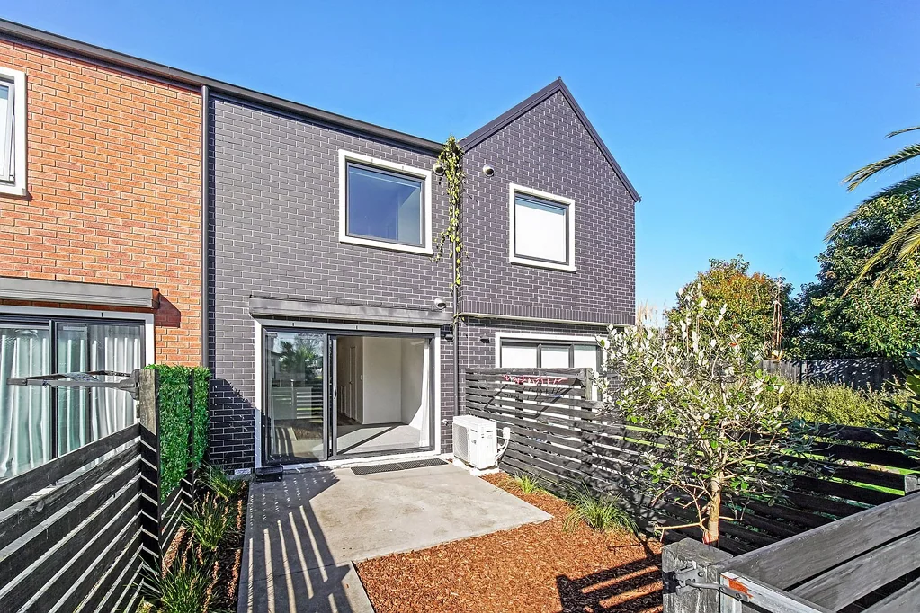 Great location - Modern & Low-Maintenance 2-Bedroom Townhouse