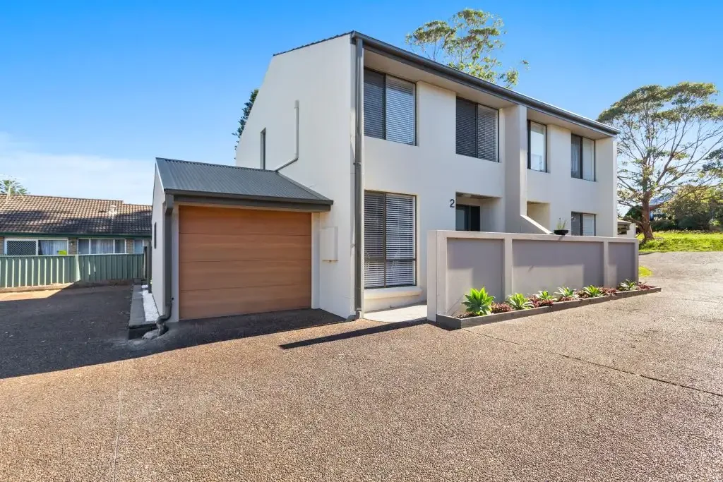 Marks Point 2Moenga LAKESIDE LIVING!