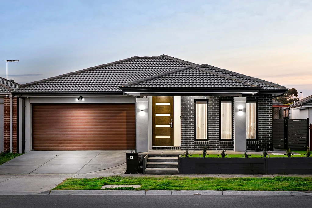12 Bombala Crescent, Craigieburn, VIC 3064