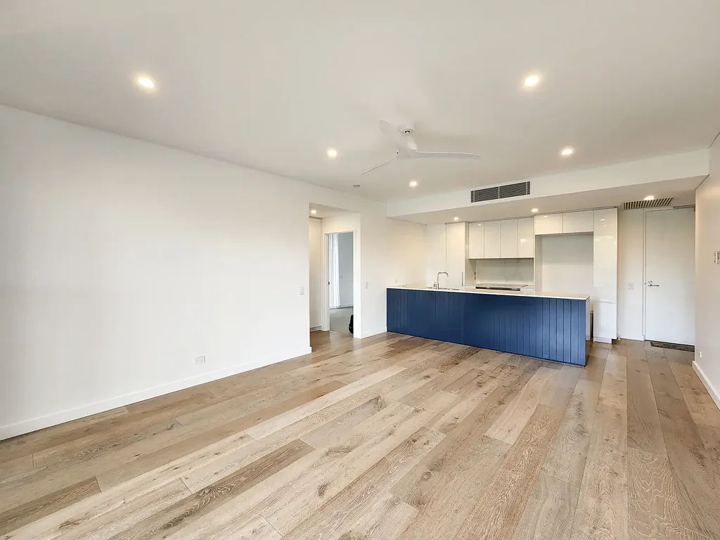 LUXURIOUS & SPACIOUS 3x2x2 APARTMENT IN PERFECT LOCATION