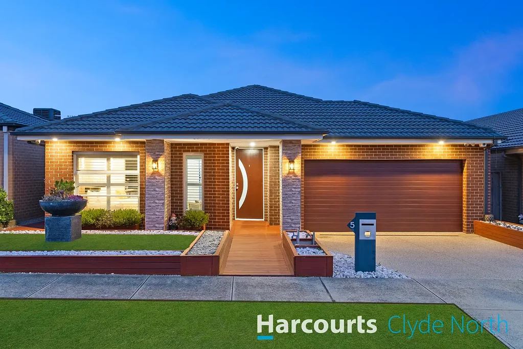 5 Everard Avenue, Clyde North, VIC 3978