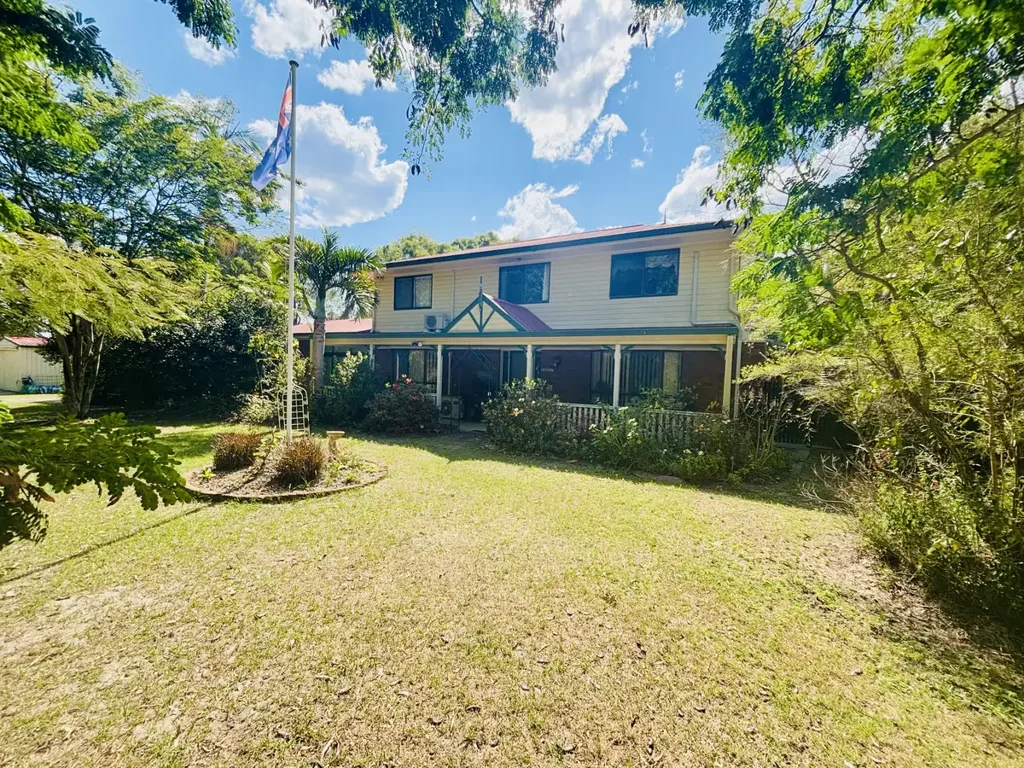 25 Campbell Parade, Beachmere, QLD 4510