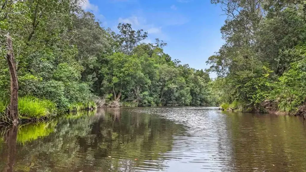 Tiaro 1房  1013 acres with 3km creek boundary