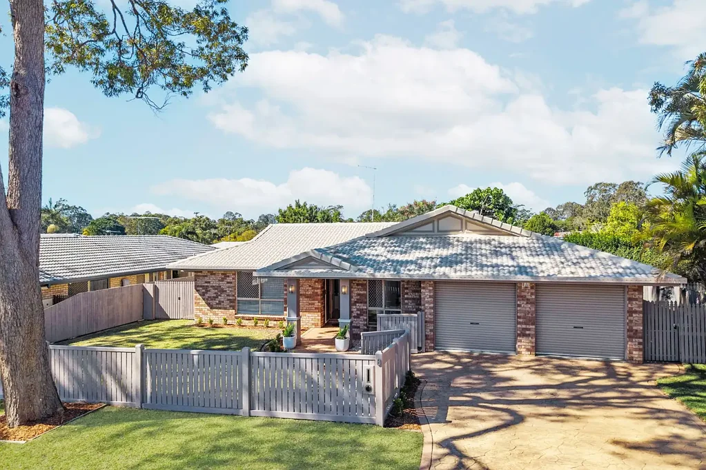 Birkdale 4房 Birkdale黄金地段的优质家庭生活 Beautiful Family Living in a Prime Birkdale Location