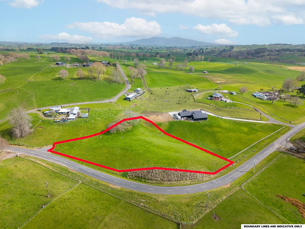 Putaruru  Lifestyle section with golf course views