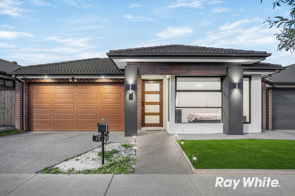 Donnybrook 4Habitaciones Lakeside Family Living with Premium Finishes in a Prime Donnybrook Location