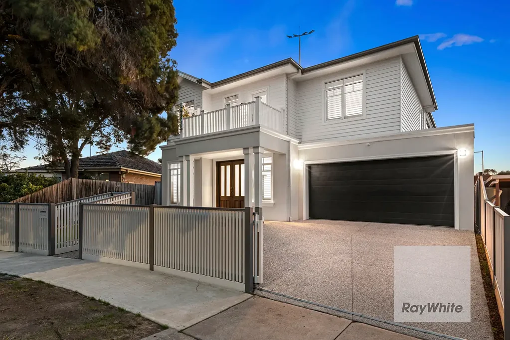Bundoora 5 Bedroom A Statement in Prestige