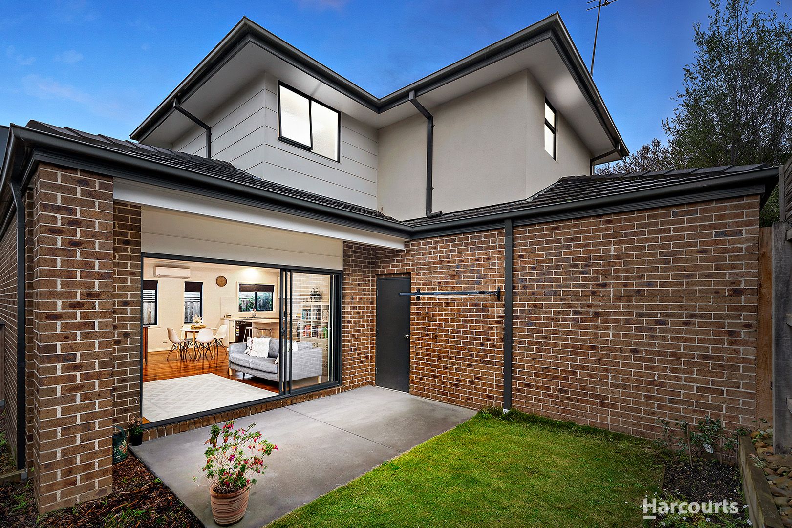 3/38 Cook Road, Mitcham, VIC 3132, 3房, 2浴, 城市屋