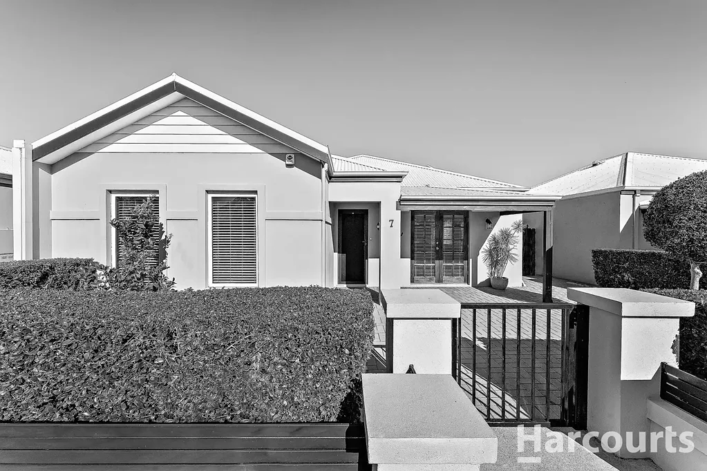 7 Pacifica Way, Dudley Park, WA 6210