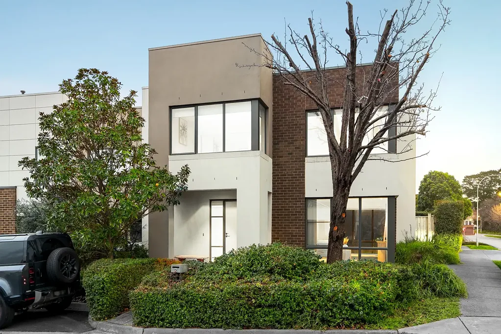 Mulgrave 3कमरा Corner Block Living with Elevated Views