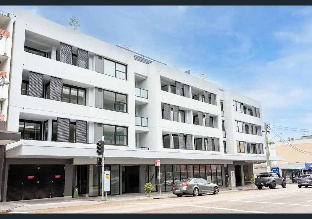 Brand New Residence with Exclusive Garden Courtyard