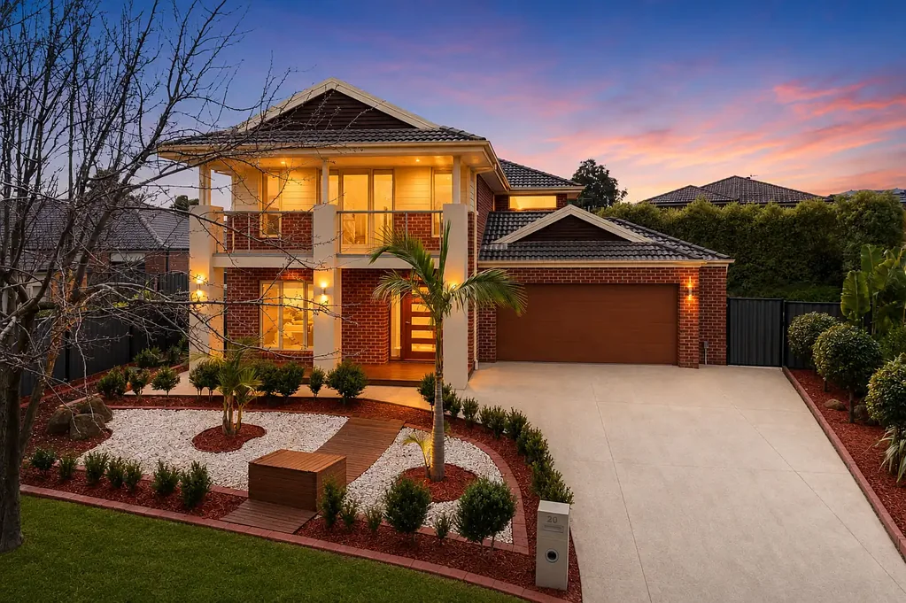 Craigieburn 5 Bedroom Executive WFH Estate | 820m² Court Allotment | Park Frontage