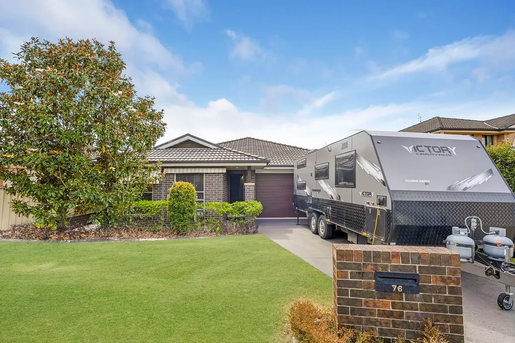 76 White Swan Avenue, Blue Haven, NSW 2262