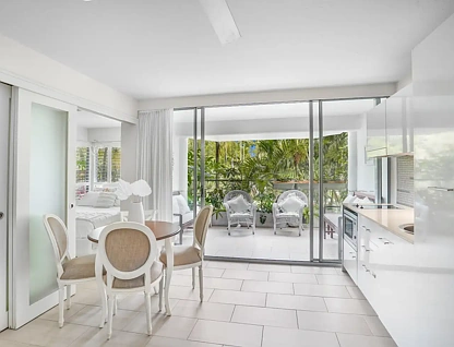 2202/2-22 Veivers Road, Palm Cove, QLD 4879, 2 Kuwarto, 2 Banyo, Apartment