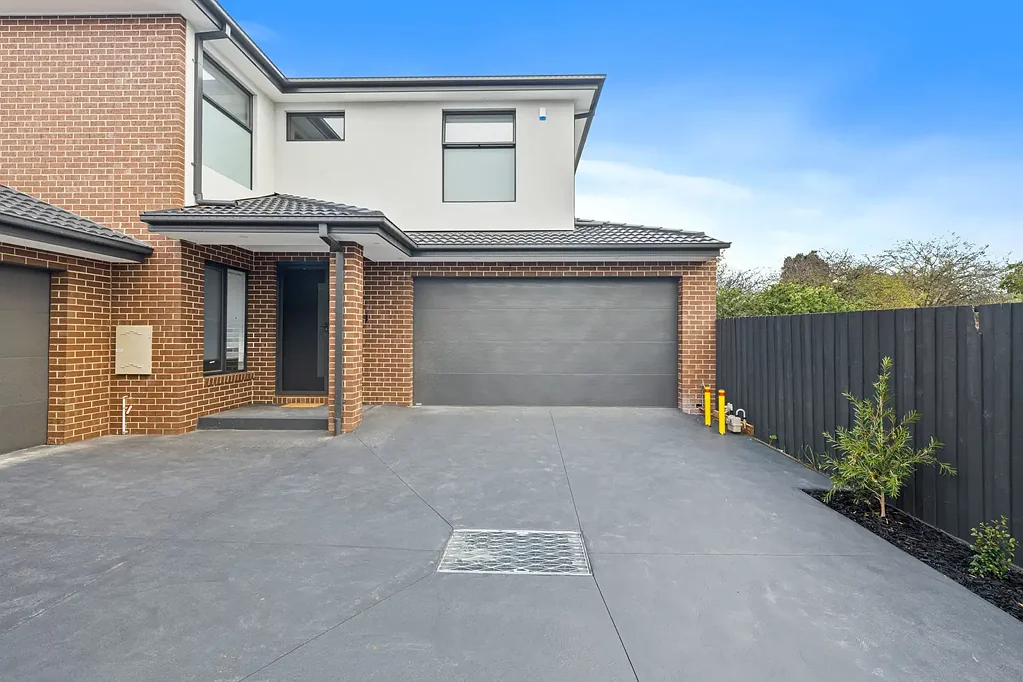 Brand New Luxury Townhouse in Quiet Court Location – Inspect Now!