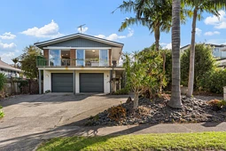 16 McCrystal Avenue, Bucklands Beach