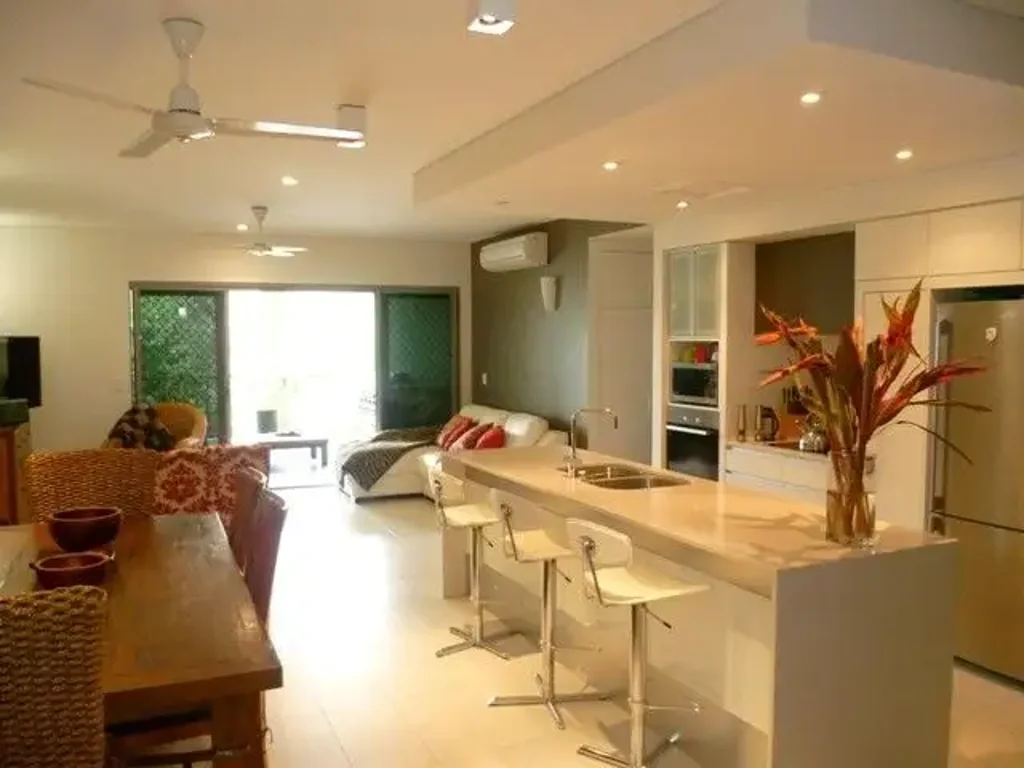 FULLY FURNISHED IN THE HEART OF PARAP