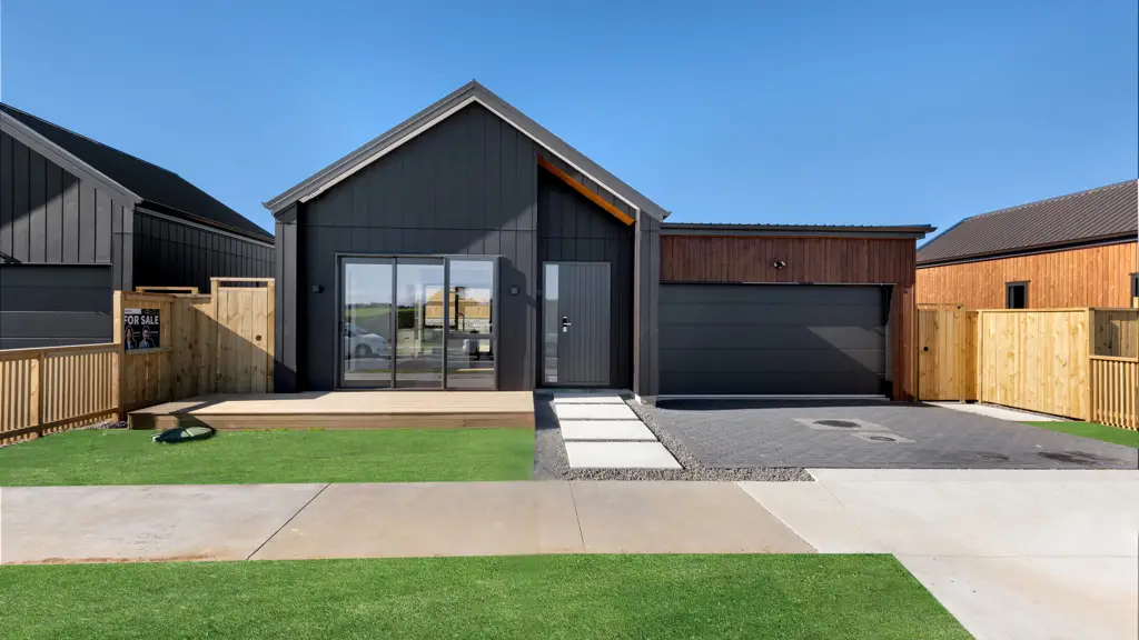 Karaka 4 Bedroom Spacious, Single-Level Comfort!