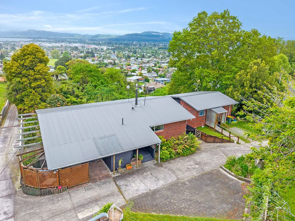Western Heights 4房  Home and Income
