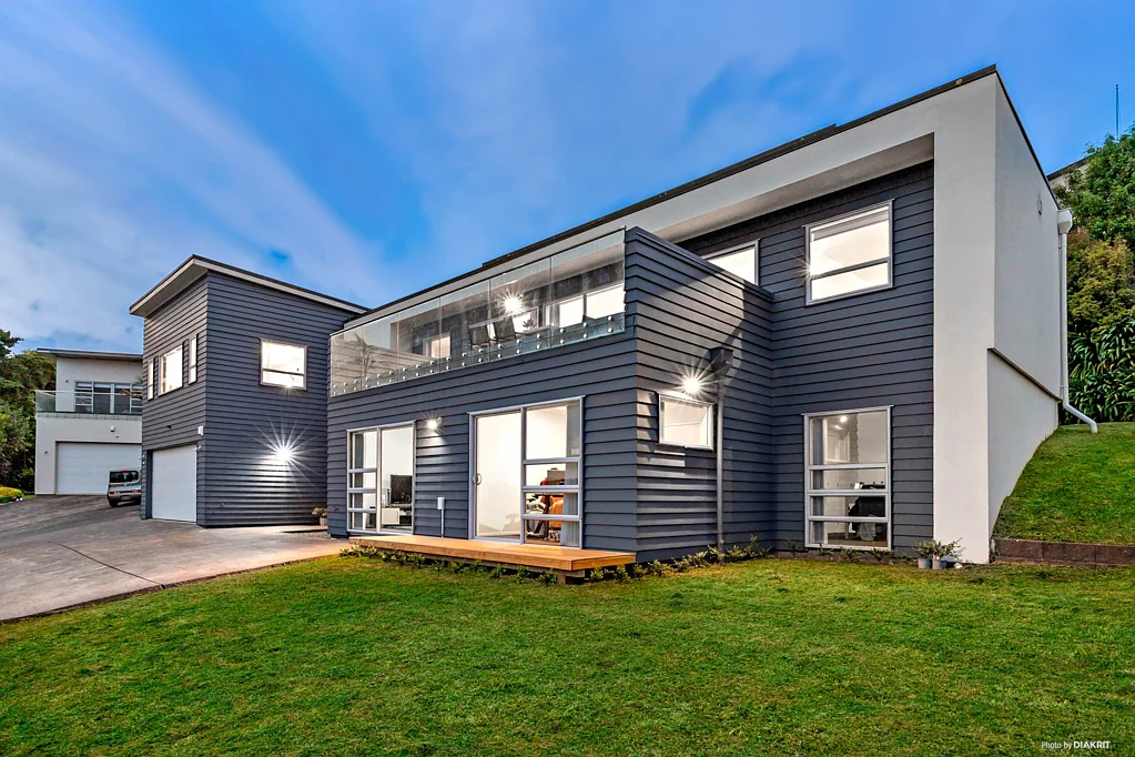 Pukekohe 4कमरा BIG HOUSE. BIG VIEWS. BIG OPPORTUNITY.