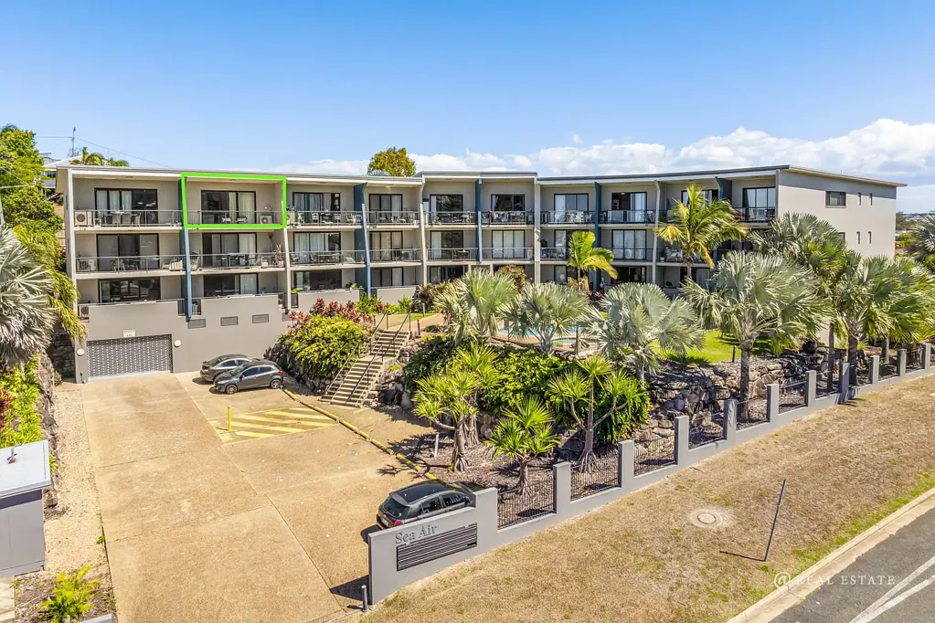 Yeppoon 2房  Top-Floor Coastal Living in the Heart of Yeppoon