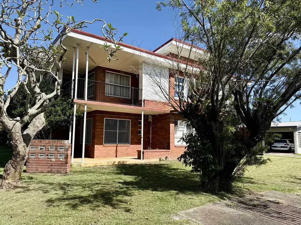 GROUND FLOOR CONVENIENT LOCATION!