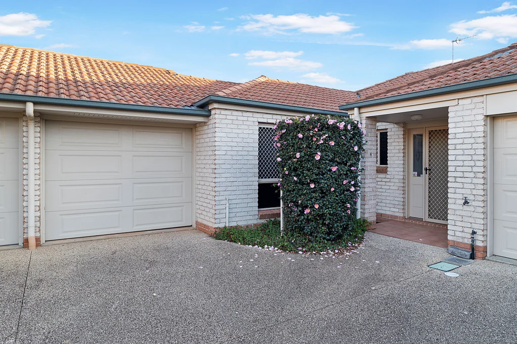 Modern and Spacious unit in Sought after Rangeville