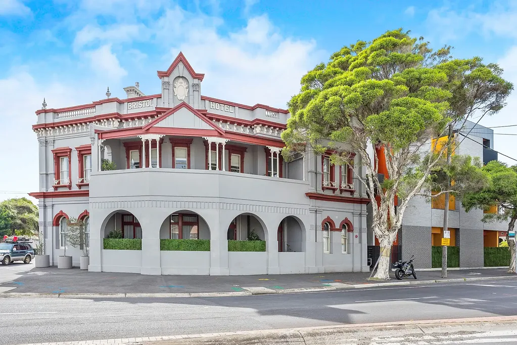 IN THE HEART OF WILLIAMSTOWN