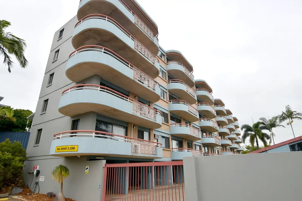 APP APPROVED - APARTMENT WITH IMPRESSIVE VIEWS, CBD LOCATION!
