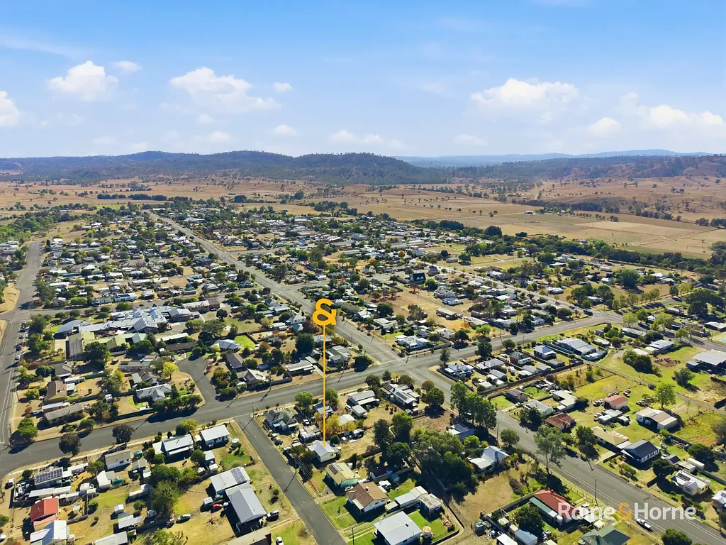 Barraba 3कमरा Large Block, Solid Home with Plenty of Potential