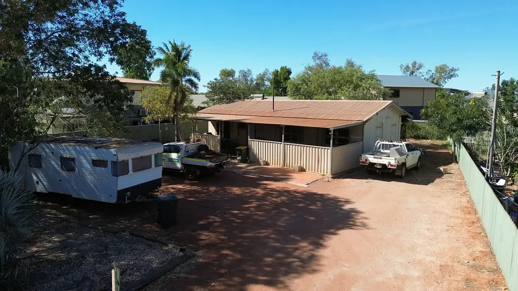 3 Bedroom Home with Masses of Parking