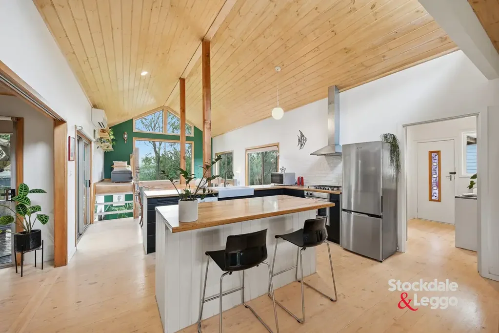 Inverloch 3房  Coastal charm, endless relaxation & a coveted address