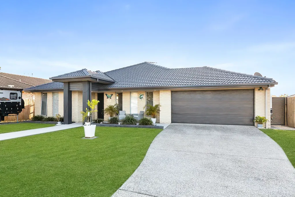 Morayfield 4 Bedroom Stunning Family Home