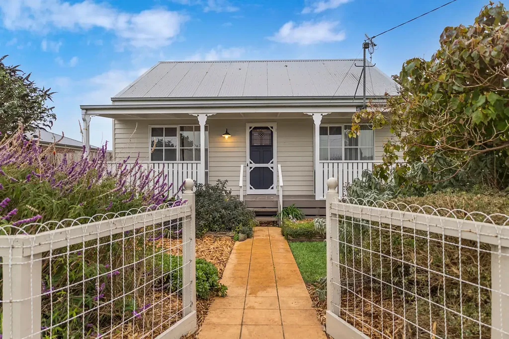 Koroit 3कमरा Escape to Cottage Charm