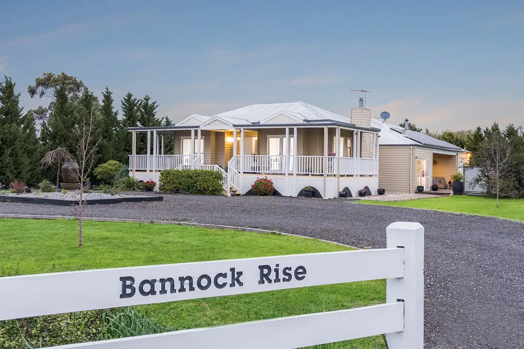 Bannockburn 4房  Character, Space & Relaxed Family Living