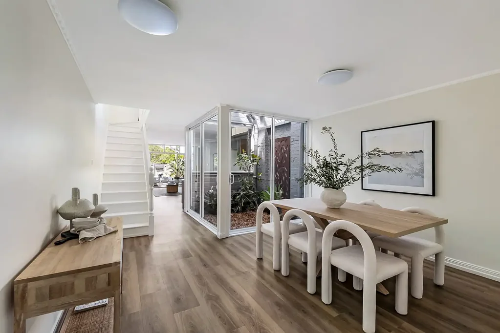 Lilyfield 3房 Rozelle宁静绿意 采光充足城市景观 Bosch厨房 灵活空间 朝北花园 步行交通 Parkside oasis with potential to extend (STCA)