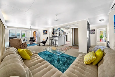5-7 Beach Avenue, Bowen, QLD 4805, 3房, 1浴, House