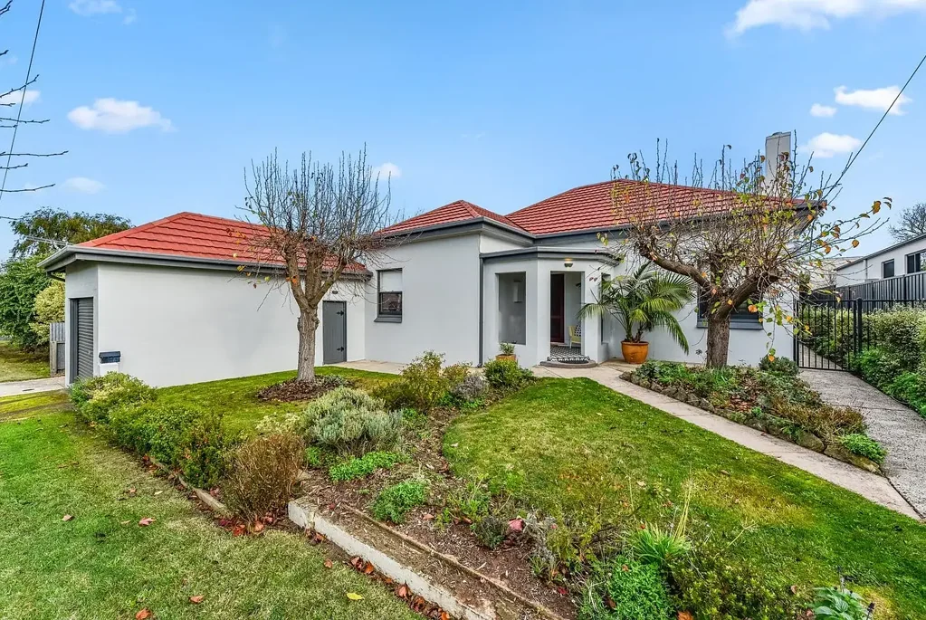 10 Sixth Street, Millicent, SA 5280