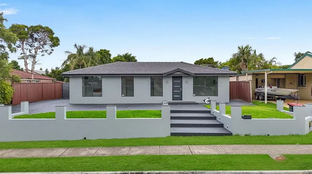 MODERN 4 BEDROOM FAMILY HOME IN A QUIET, WELL MAINTAINED STREET