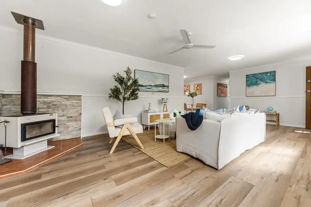 Beenleigh 3房 宽敞873sqm地块 侧边通道便利 未来改造潜力 大型户外空间 多车位设计 能源效率高 Vacant, Versatile & Packed with Potential on 873sqm Featuring Side Access!