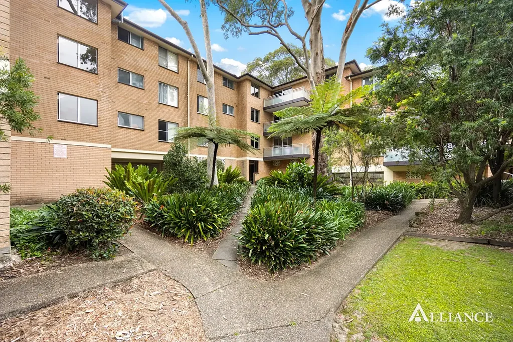 Spacious Two-Bedroom Apartment in a Peaceful Cul-de-Sac