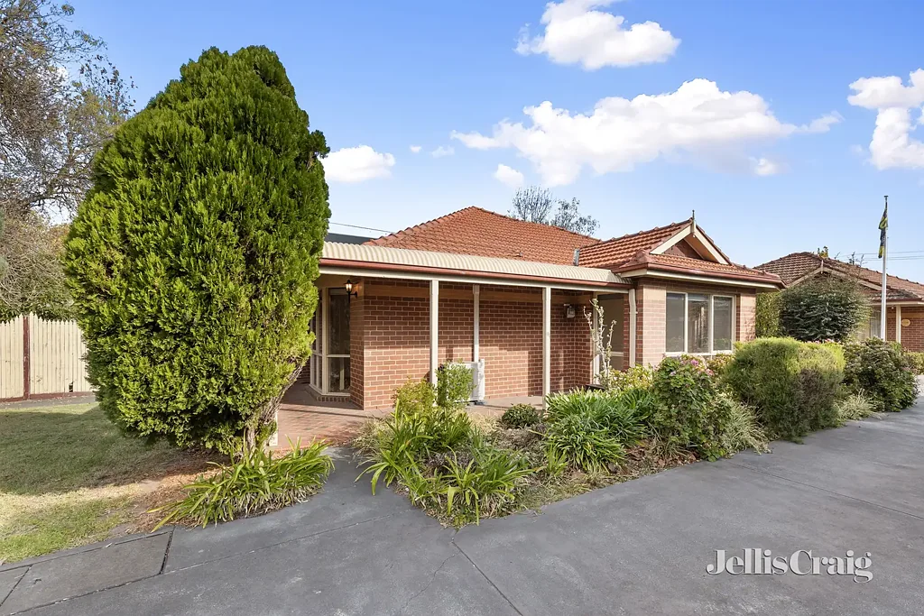 Charming 3-Bedroom Home in Prime Alphington Location