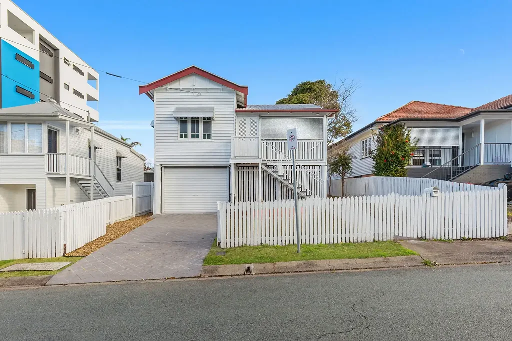 Lutwyche 3 Bedroom Spacious Highset Family Home in the Heart of Lutwyche