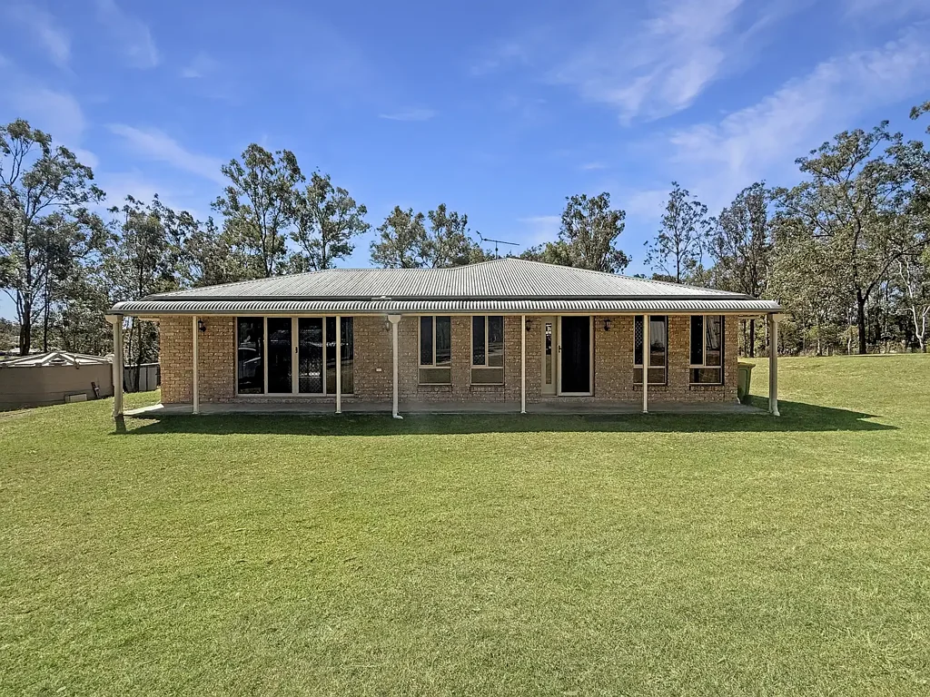 Hatton Vale 4 Bedroom Spacious 4 Bedroom Brick Home on Over 2 Acres and Peaceful Cul-de-Sac Living