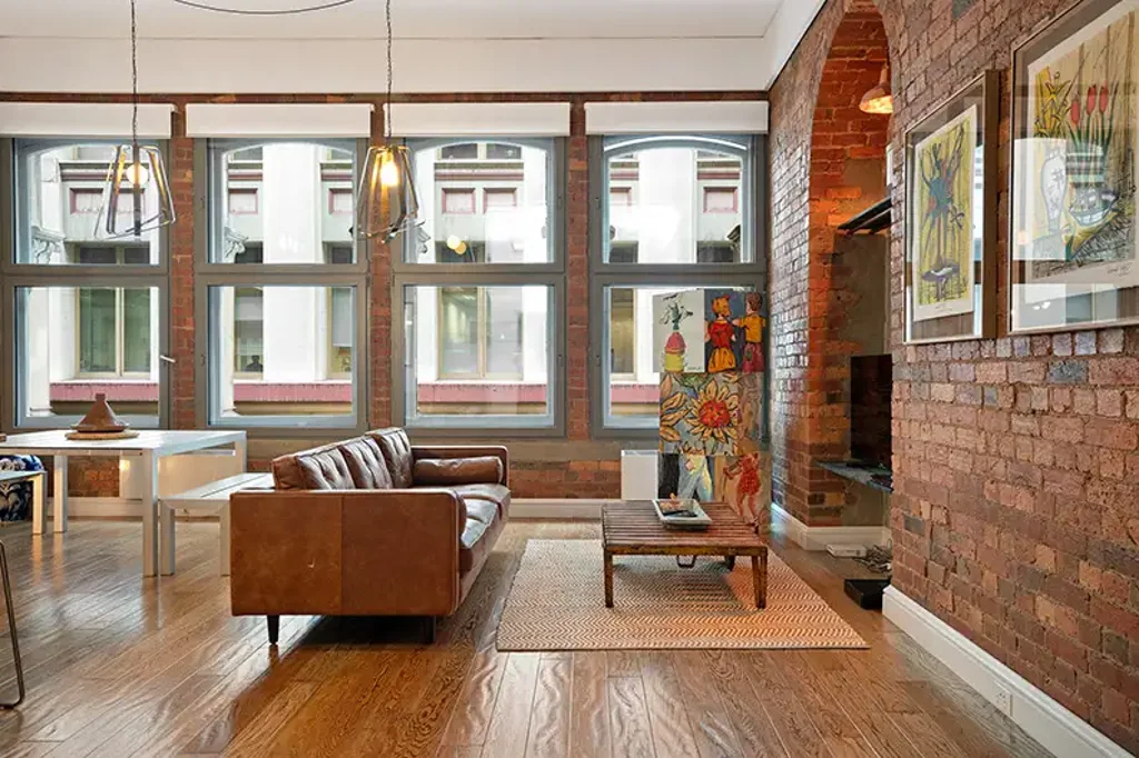 Sophisticated, Fully Furnished Warehouse Conversion